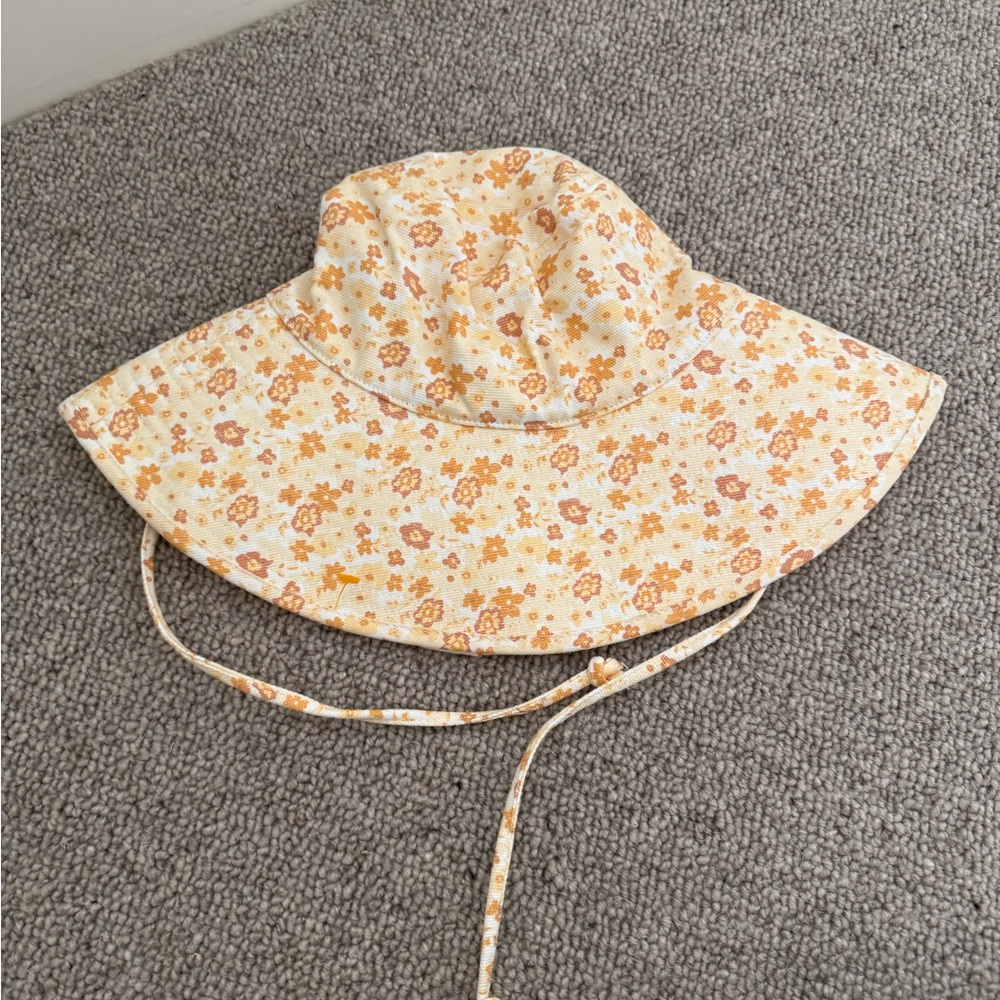 NWT Lack of Color Holiday Bucket Peach Bloom S/M